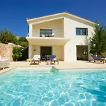 Vila Porfyra Ideales *