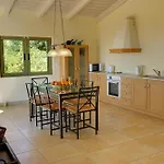 Vila Porfyra Ideales *